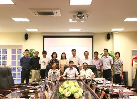 ��������Ϻ�����ѧԺ�������ս���о����ؽ����ߡ�Ҷ��򡪡�����ѧԺ��У�غ���ǩԼ��ʽ